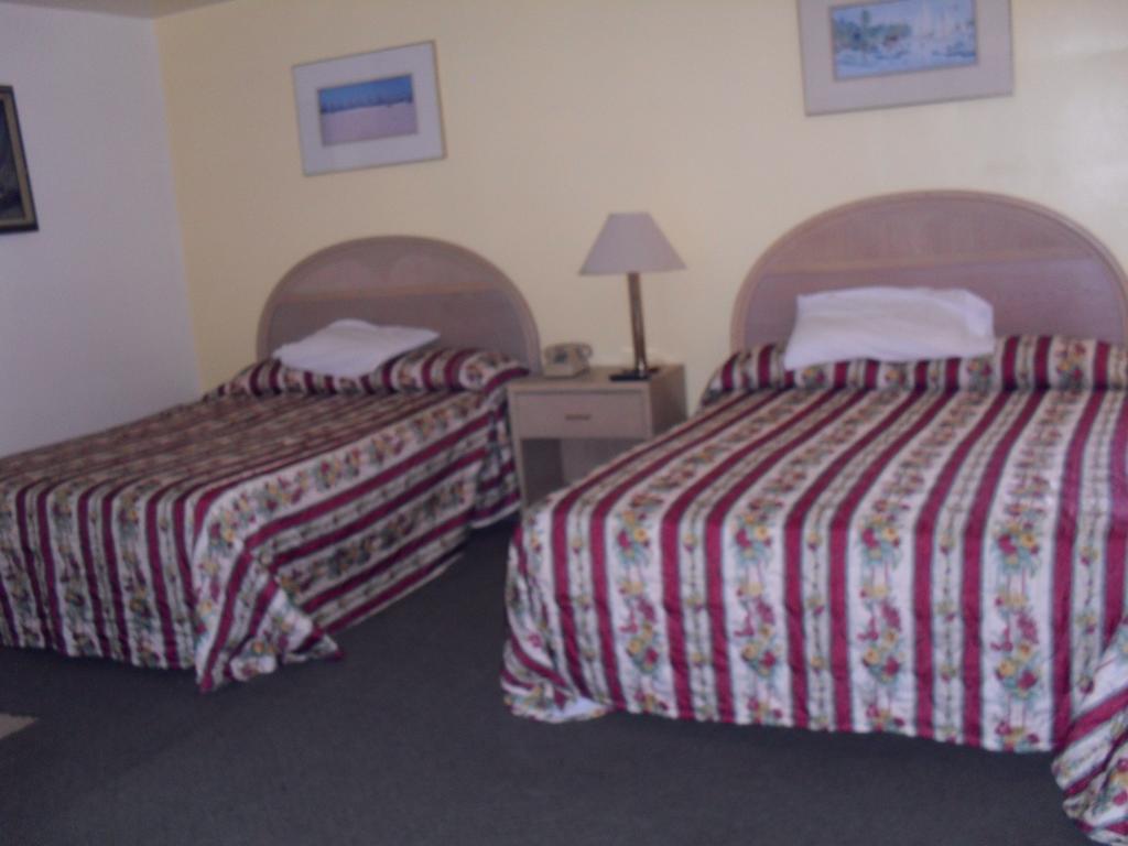 Budget Inn Of Boron Room photo
