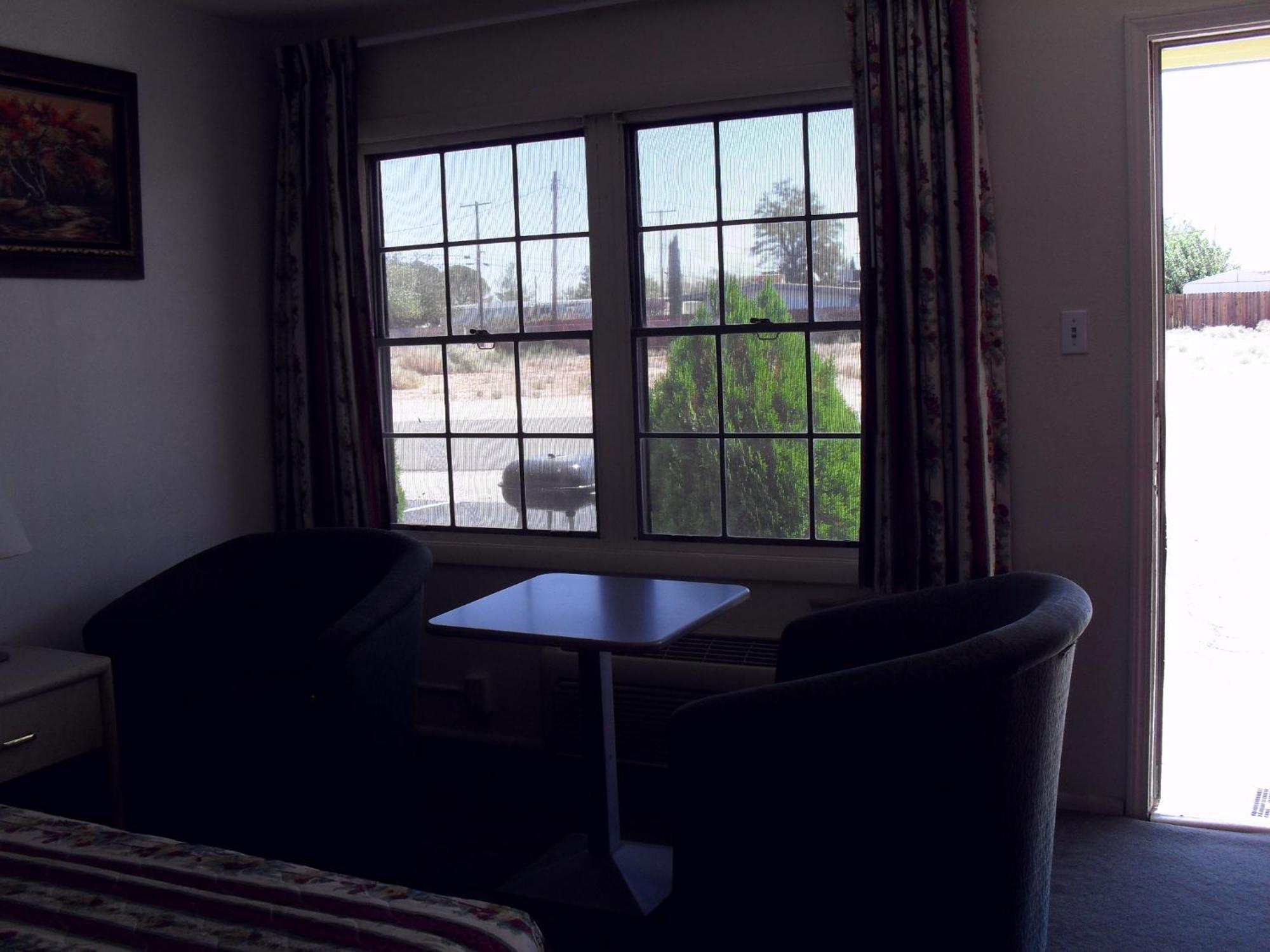 Budget Inn Of Boron Room photo