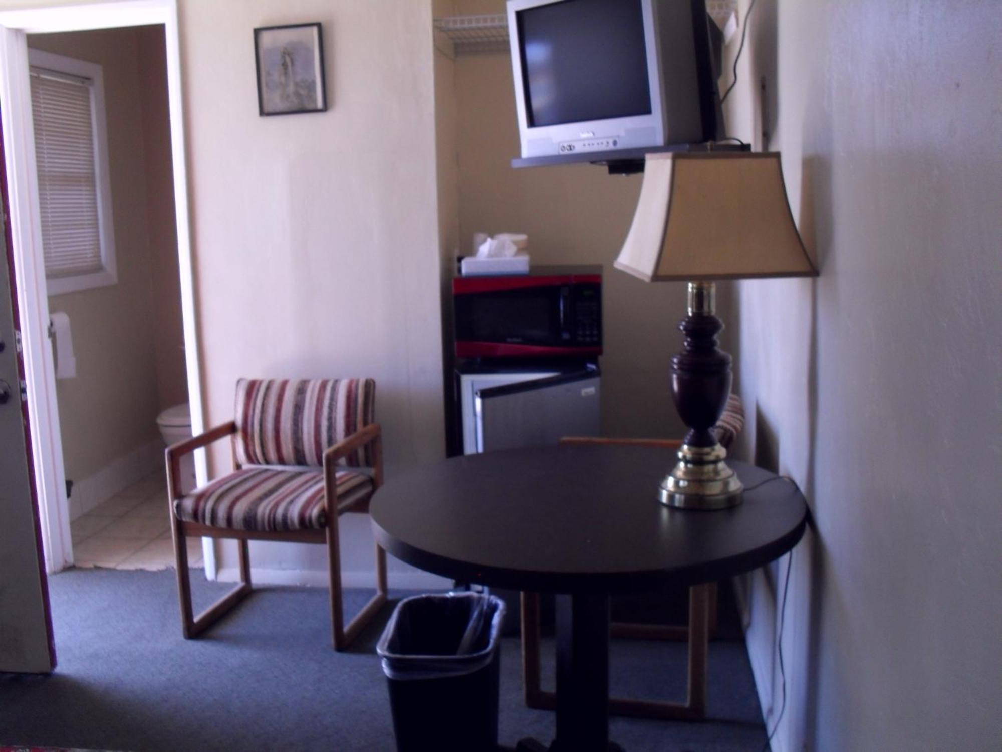 Budget Inn Of Boron Room photo