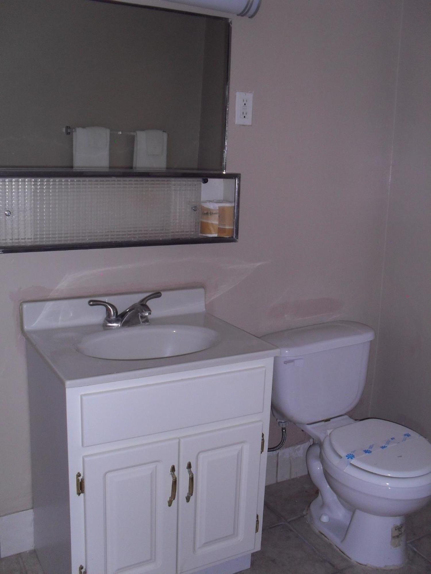 Budget Inn Of Boron Room photo