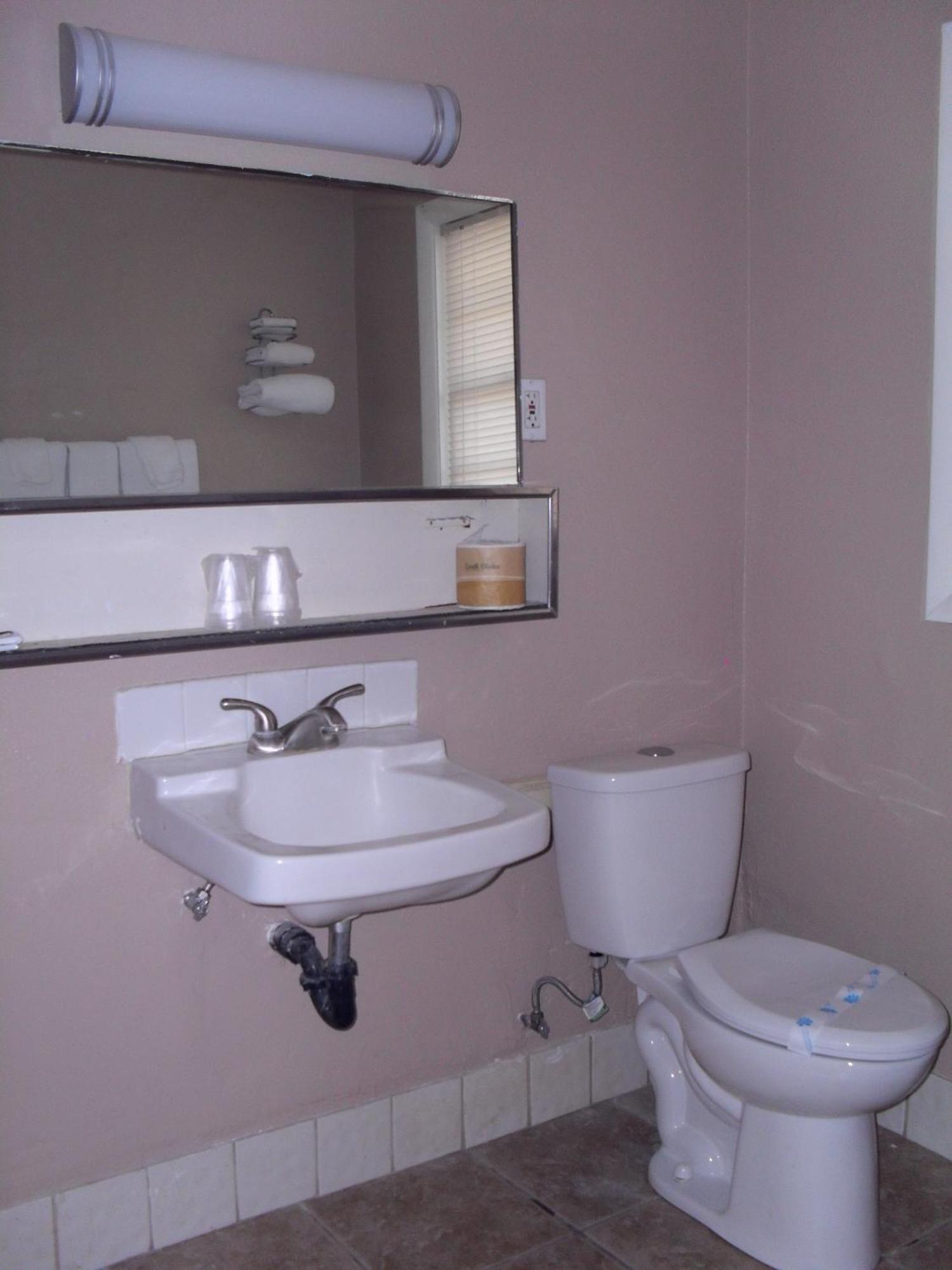 Budget Inn Of Boron Room photo
