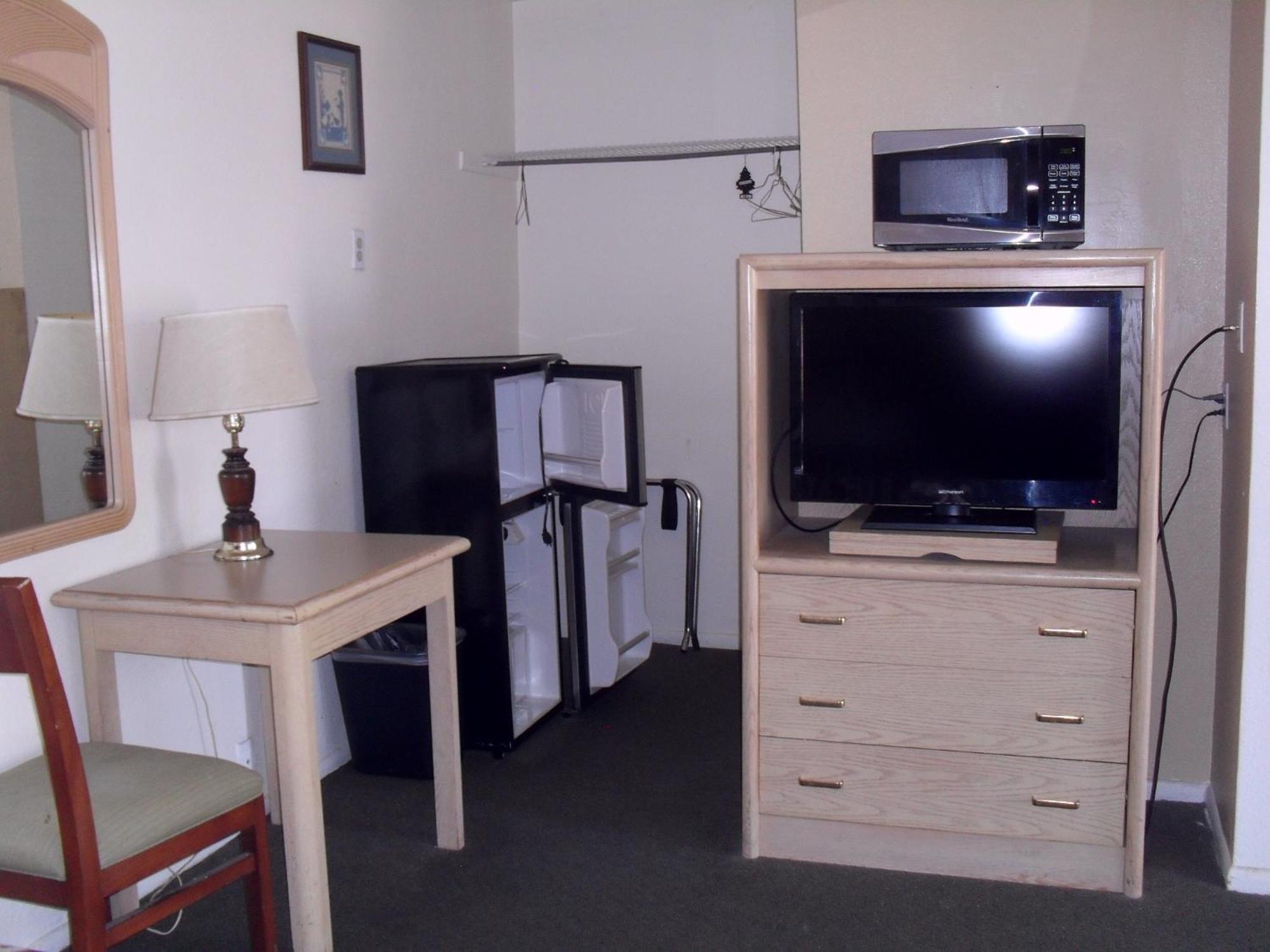 Budget Inn Of Boron Room photo