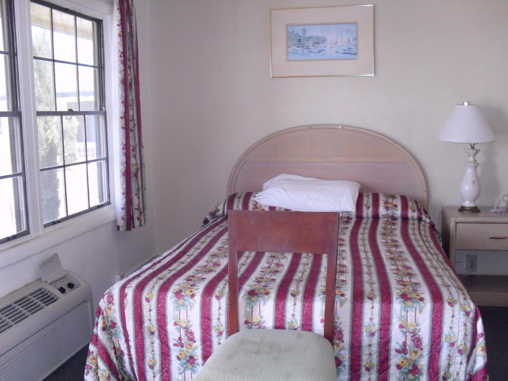 Budget Inn Of Boron Room photo