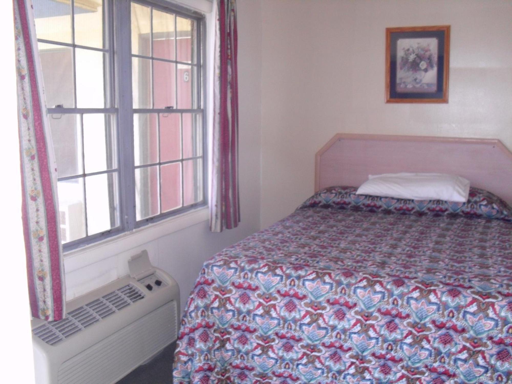Budget Inn Of Boron Room photo