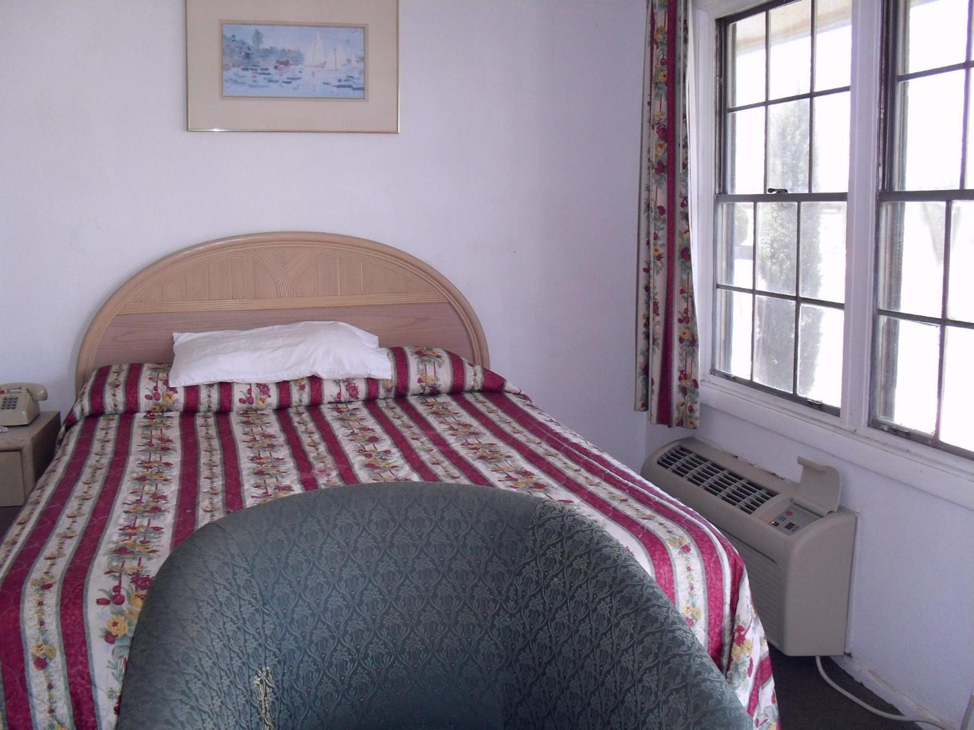 Budget Inn Of Boron Room photo